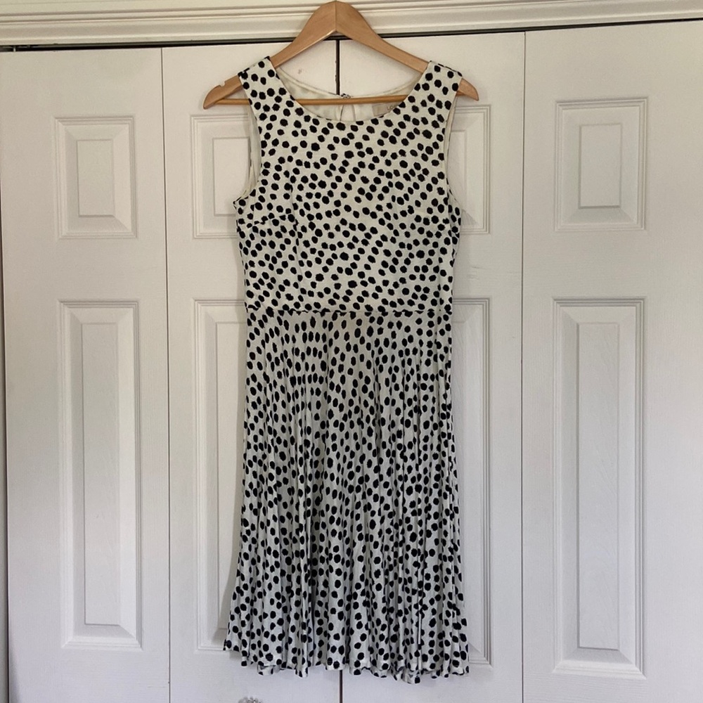 Polka dot a-line sleeveless dress